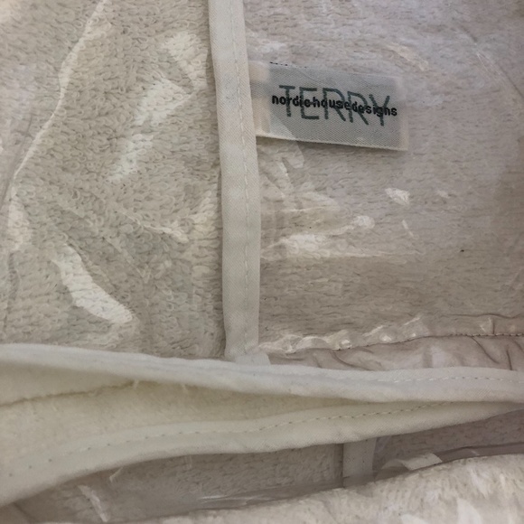 Nordic House White Terrycloth Spa/Beach Bag  NWOT - Picture 7 of 7